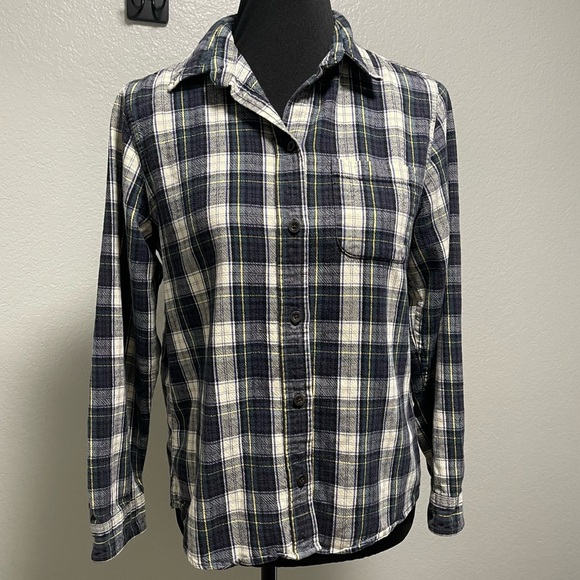 L.L.Bean Women’s Plaid Long Sleeve Button Down Flannel Camping Hiking Small - Picture 1 of 7